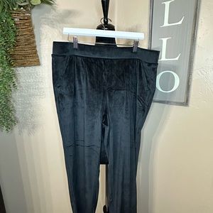 XL Croft & Barrow black velour pants